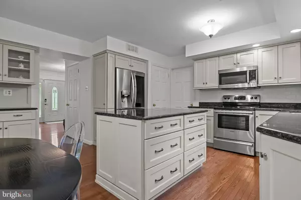 9 BANKERS DR, Washington Crossing, PA 18977