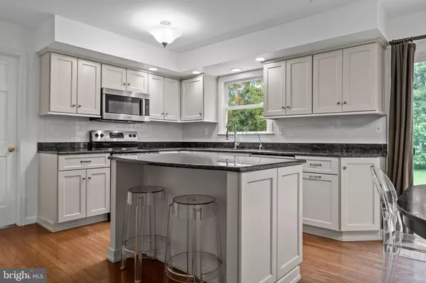 9 BANKERS DR, Washington Crossing, PA 18977