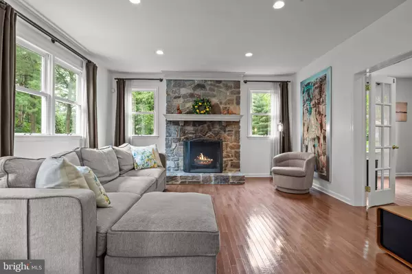 9 BANKERS DR, Washington Crossing, PA 18977