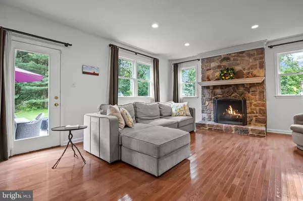 9 BANKERS DR, Washington Crossing, PA 18977