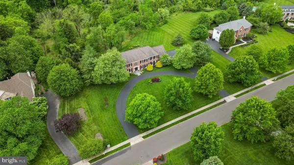 42 WOODSIDE LN, New Hope, PA 18938