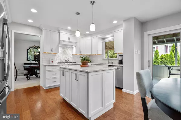 21 RONALD CIR, Oreland, PA 19075