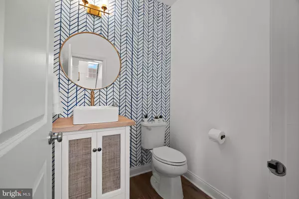 21 GREENWAY DR, Doylestown, PA 18901