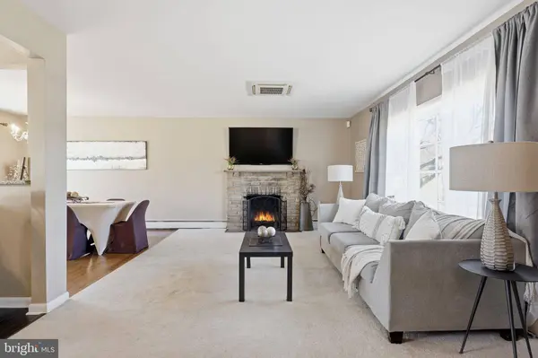 5 PATRICK LN, Yardley, PA 19067