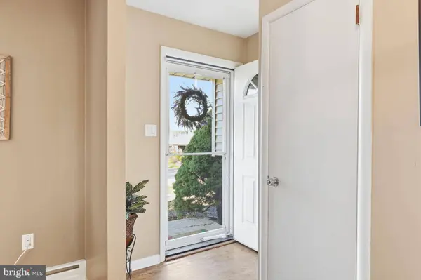 5 PATRICK LN, Yardley, PA 19067