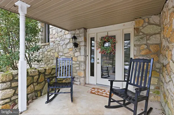 3066 CLOVERLY DR, Furlong, PA 18925