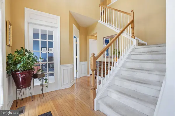 6 SUSANNA WAY, Newtown, PA 18940