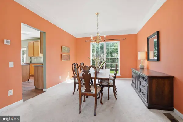 6 SUSANNA WAY, Newtown, PA 18940