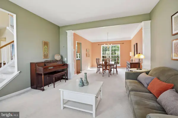 6 SUSANNA WAY, Newtown, PA 18940