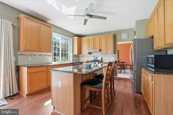 6 SUSANNA WAY, Newtown, PA 18940