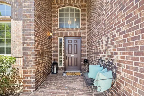 10920 Abbeyglen Court, Fort Worth, TX 76052