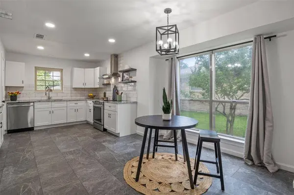 901 Serenade Lane, Richardson, TX 75081
