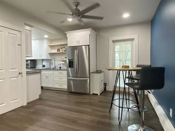 6 Wells Ave #C, Amesbury, MA 01913