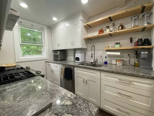 6 Wells Ave #C, Amesbury, MA 01913