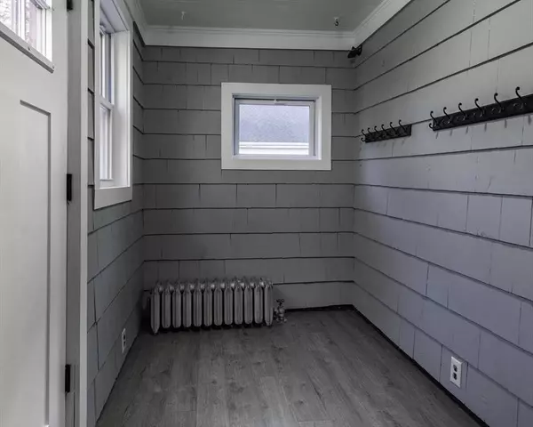 39 Central St, Middleton, MA 01949