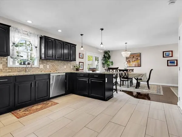 2 Phaneuf St, Middleton, MA 01949