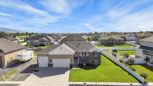 2405 W 2825 N, Farr West, UT 84404