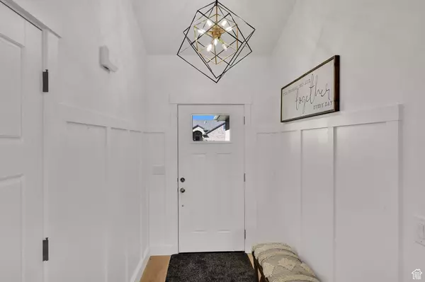 2405 W 2825 N, Farr West, UT 84404