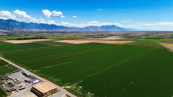 7220 W CROPLEY RD, Elwood, UT 84337