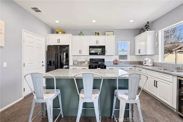 1665 Vibrant Gln, San Jacinto, CA 92582