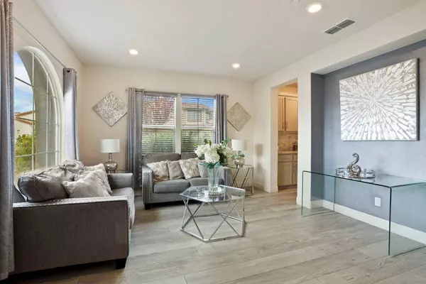 1719 Flora WAY, Tracy, CA 95376