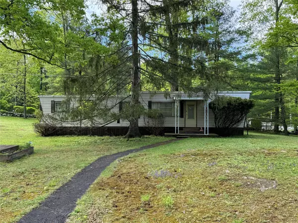 50 Harmony LN, Montgomery, NY 12549