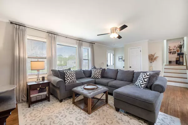 22 Willow PL, Middletown, NY 10940