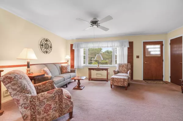 12 Eisenhower DR, Middletown, NY 10940