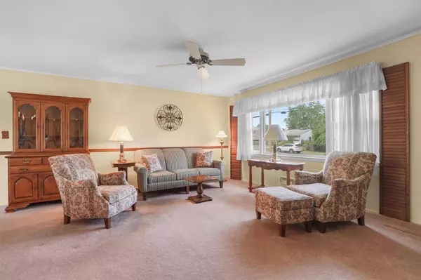 12 Eisenhower DR, Middletown, NY 10940