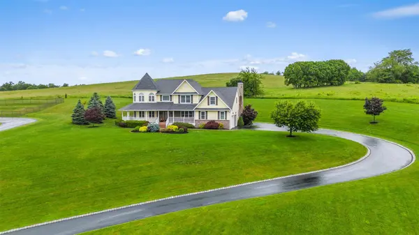 14 Eagles Watch, Warwick, NY 10990