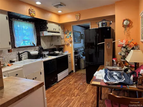 163 Rock Cut RD, Newburgh, NY 12550