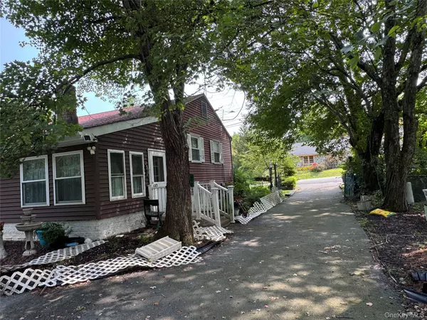 163 Rock Cut RD, Newburgh, NY 12550