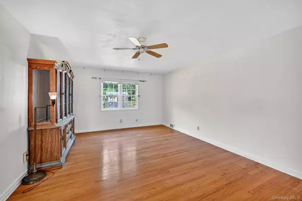 111 Apple Lane DR, Middletown, NY 10940