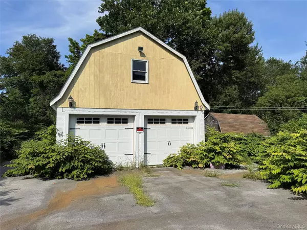 33 County Highway 17, Thompson Ridge, NY 10985