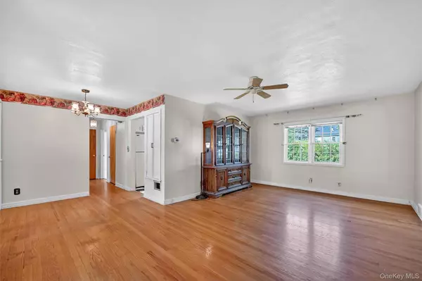 111 Apple Lane DR, Middletown, NY 10940