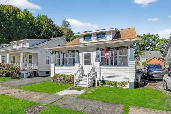 17 Nott PL, Newburgh, NY 12550