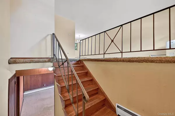 17 Hickory ST, Highland Mills, NY 10930