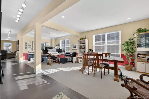 21 Cyprus DR, Middletown, NY 10940