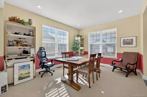 21 Cyprus DR, Middletown, NY 10940