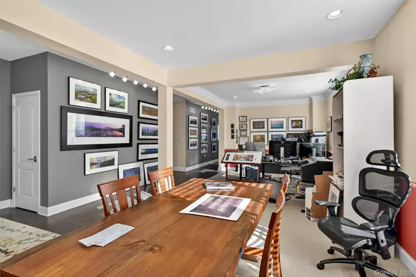 21 Cyprus DR, Middletown, NY 10940