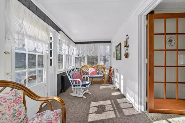 18 Seybolt AVE, Otisville, NY 10963