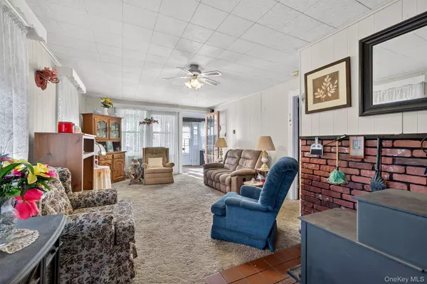 18 Seybolt AVE, Otisville, NY 10963