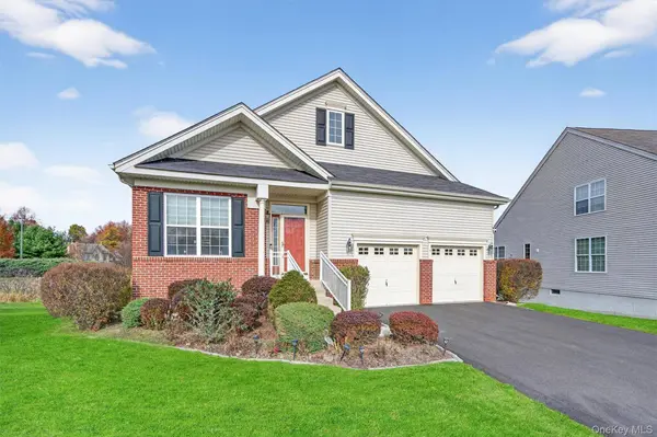 24 Juniper CIR, Middletown, NY 10940