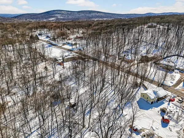 400 Crescent AVE, Highland, NY 12528