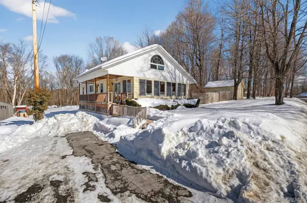 396 Crescent AVE, Highland, NY 12528