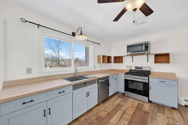 396 Crescent AVE, Highland, NY 12528