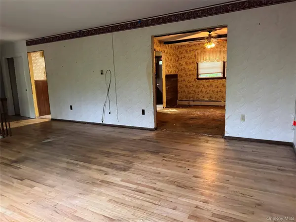 24 Emperor LN, Montgomery, NY 12549