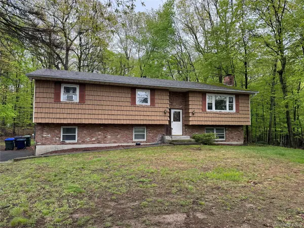 24 Emperor LN, Montgomery, NY 12549