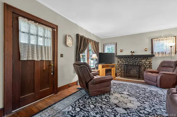 4 Mt Hope AVE, Otisville, NY 10963
