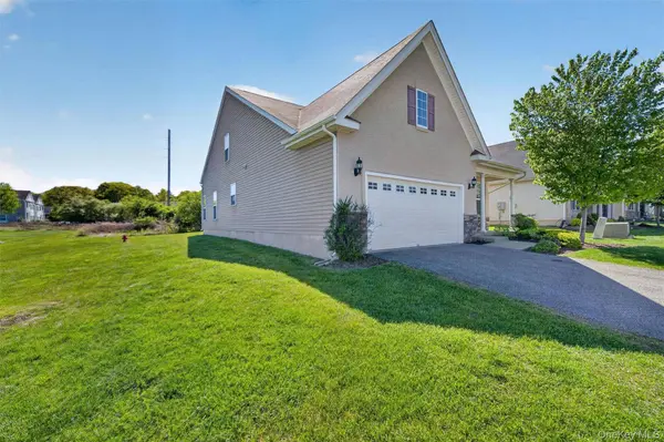 28 Cyprus DR, Middletown, NY 10940